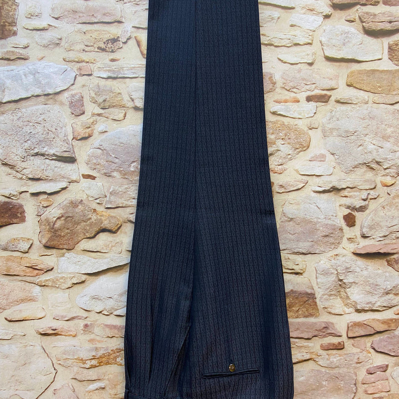 „Vintage Stresemannhose Herren klassischer Schnitt Rückansicht grau gestreift“