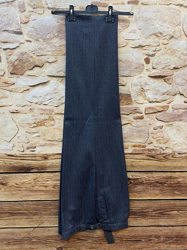 „Vintage Stresemannhose Herren Rückansicht dunkelblau mit Streifenmuster“