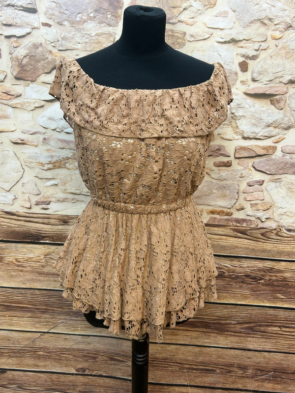 Vintage Stuchi Off-Shoulder Spitzen-Top in Cappuccino, Größe S/M, Bardot-Ausschnitt, elastischer Bund, sehr guter Zustand