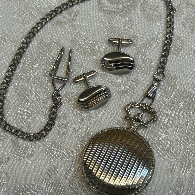 „Taschenuhr-Set mit ovalen Manschettenknöpfen, silberfarben und neu“