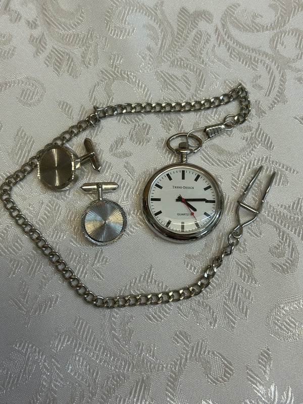 „Silberne Taschenuhr mit schlichtem Zifferblatt und Kette – Trend Design“