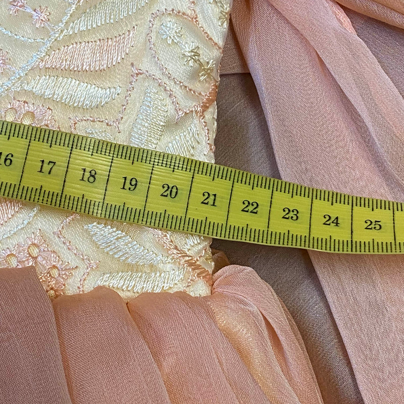 Vintage Taufkleid in Apricot & Creme – ungetragen, Ansicht 6