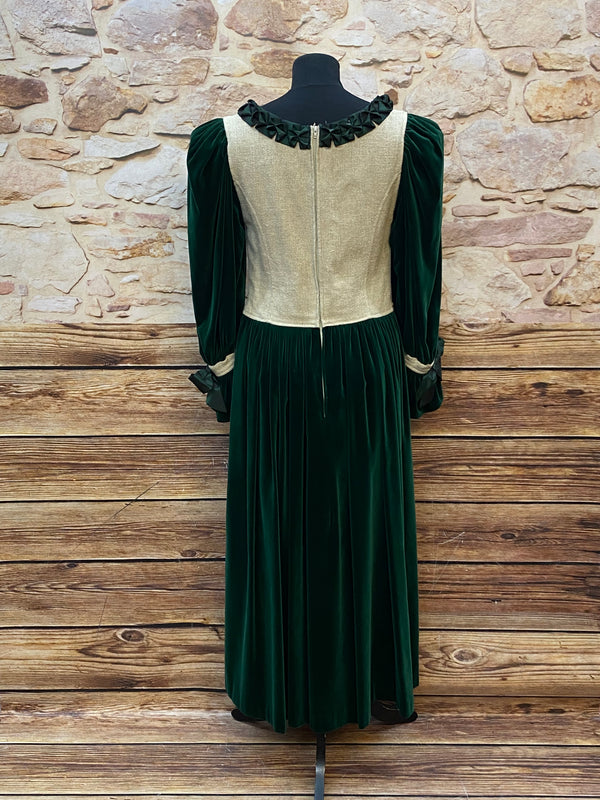 „Bühnenkostüm Damen grün mit folkloristischem Mieder“