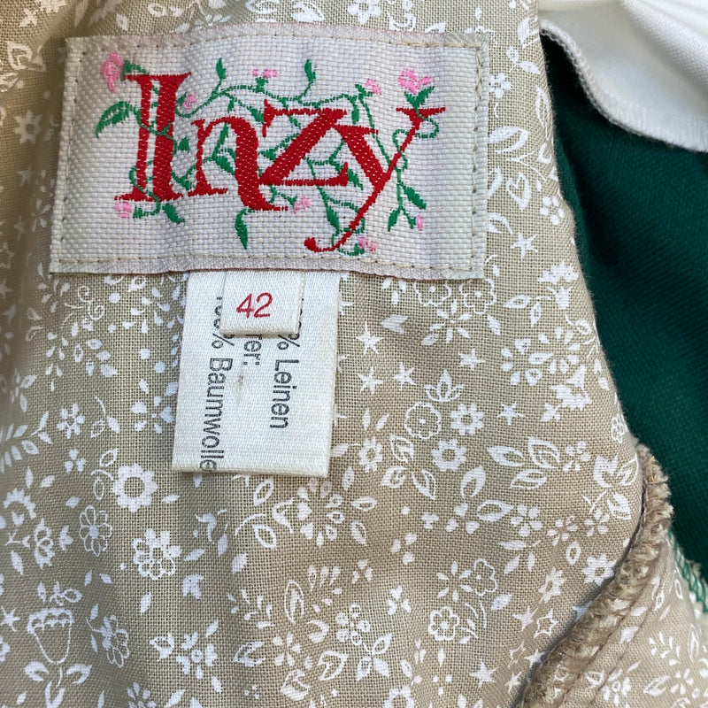 „Detail Mieder Theaterkostüm alpenländischer Stil“