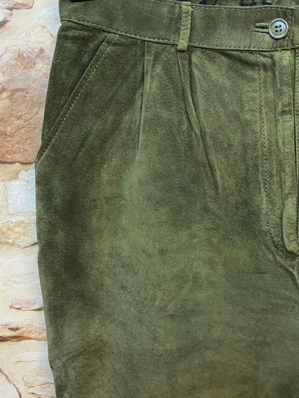 Vintage Damen Trachtenlederhose Gr. 40 in Olivgrün aus Veloursleder mit Bundfalten – Ansicht 2