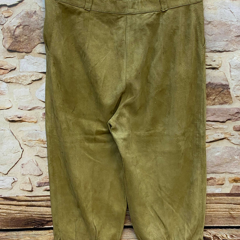 Vintage Damen-Kniebundlederhose Gr. 42 in Oliv – Rückansicht