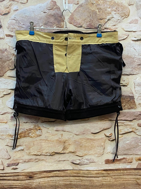Kurze Trachtenlederhose Damen dunkelbraun – Gr. M