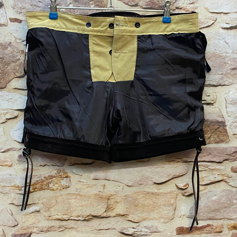 Kurze Trachtenlederhose Damen dunkelbraun – Gr. M