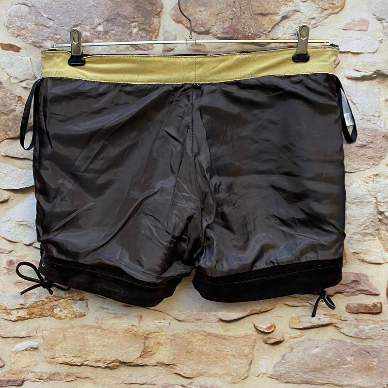 Kurze Vintage Damen Lederhose Braun bestickt – Gr. L