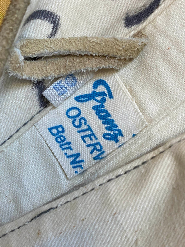 Kurze Trachtenlederhose aus Leder in Beige-Grün – ca. Gr. 52