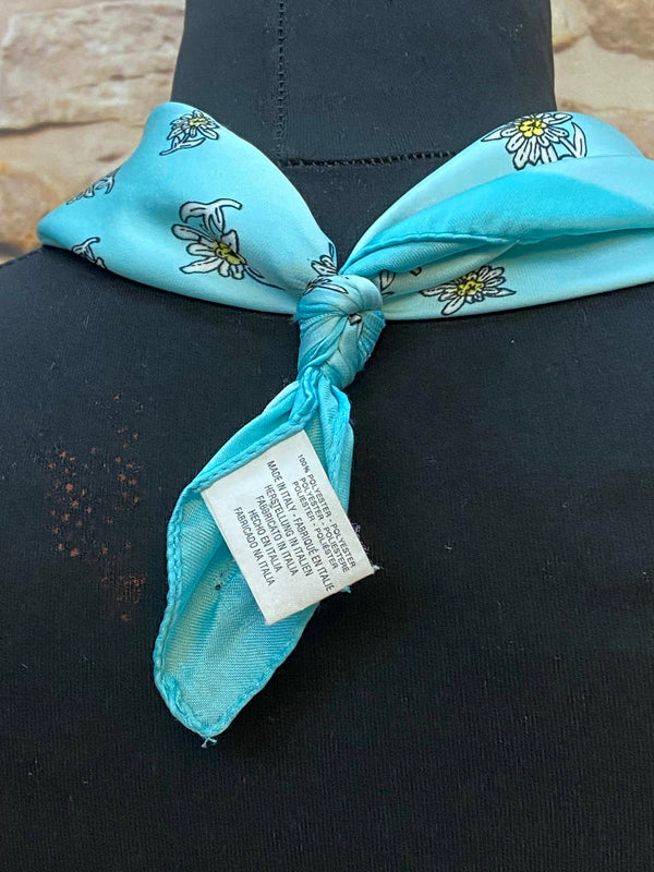 Trachtentuch mit Herz-Anhänger – Türkis