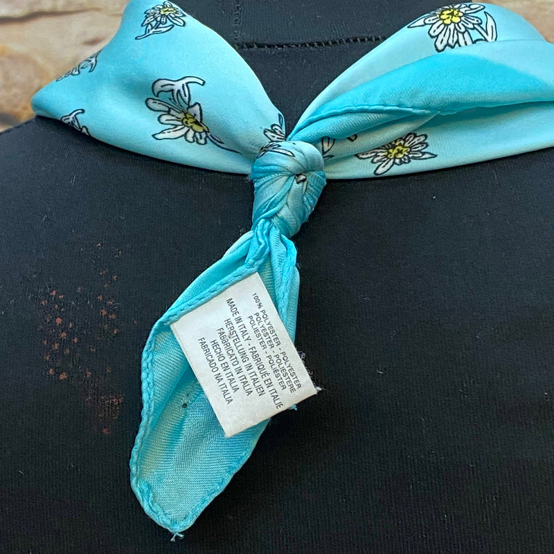 Trachtentuch mit Herz-Anhänger – Türkis