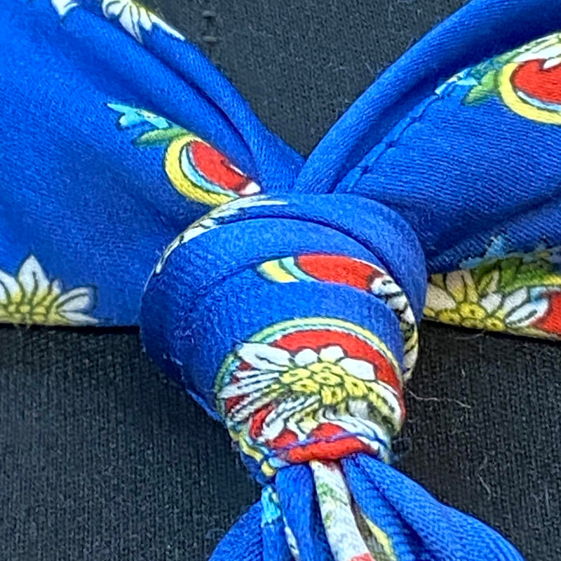 Trachtenhalstuch Blau mit Herz-Anhänger, Ansicht 3