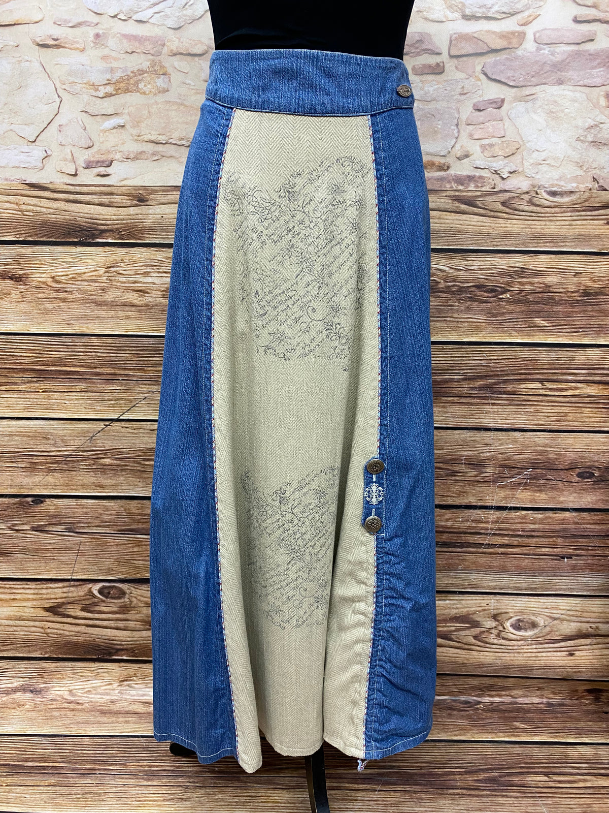 Damen-Trachten-Jeansrock Gr. 38 in Blau mit Natur-Einsätzen und floralen Prints