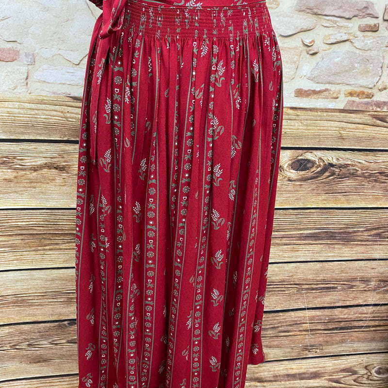 Lange Vintage Trachtenschürze Schürze für Trachtenkleid rot gemustert 