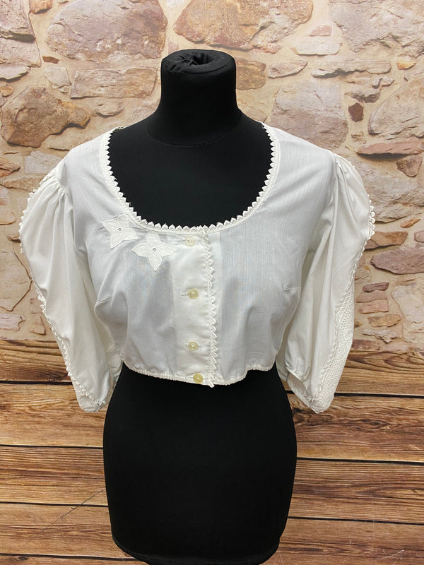Second Hand Dirndlbluse aus den 70er/80er Jahren Gr.46 