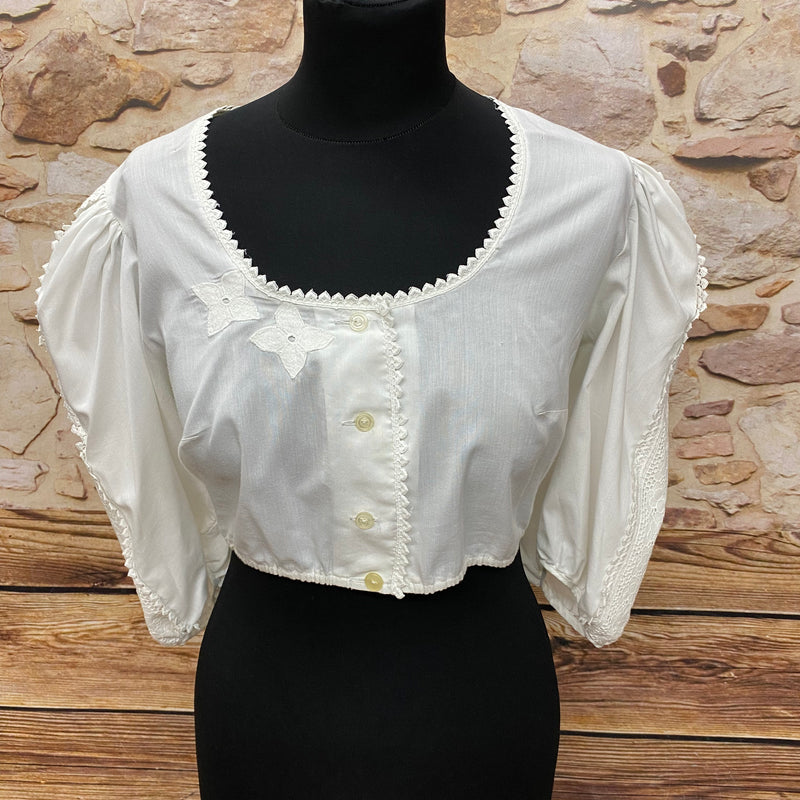 Second Hand Dirndlbluse aus den 70er/80er Jahren Gr.46 