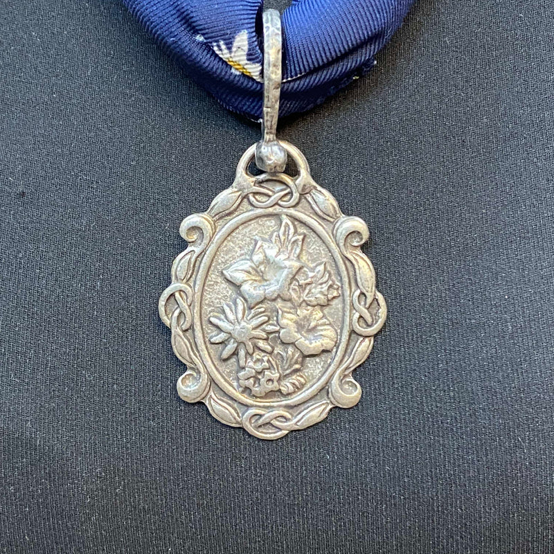 Trachten-Halstuch mit Anhänger – Blau – Vintage