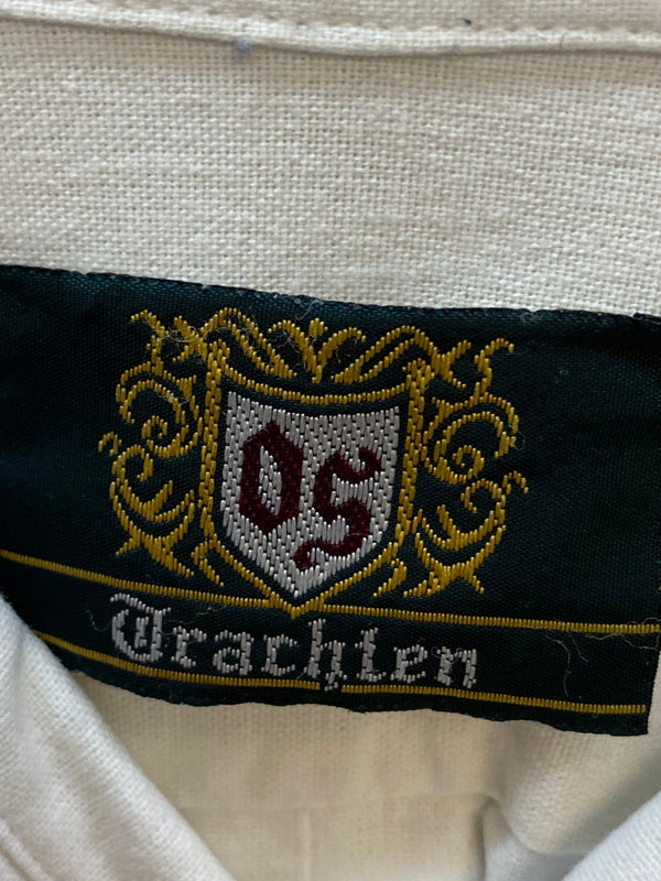 OS Trachten Label im weißen Herren Trachtenhemd