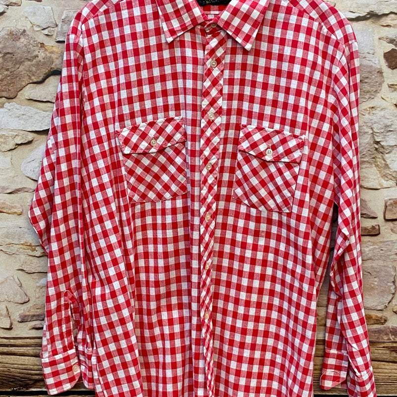 „Vintage Trachtenhemd Herren in Rot-Weiß kariert, Größe 45, mit zwei Brusttaschen und langen Ärmeln“