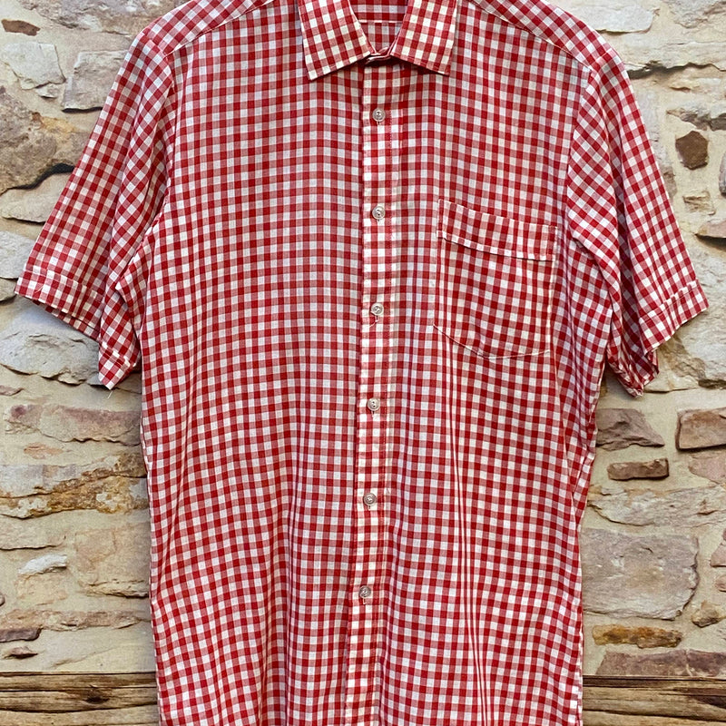 „Trachtenhemd Herren rot weiß kariert in Größe 36 mit Kurzarm und Brusttasche im Landhausstil“
