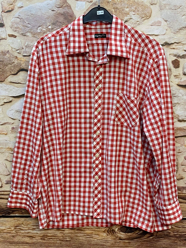 „Vintage Trachtenhemd Herren von Regatta Style in Rot-Weiß kariert, Größe 44, mit Brusttasche und langen Ärmeln“