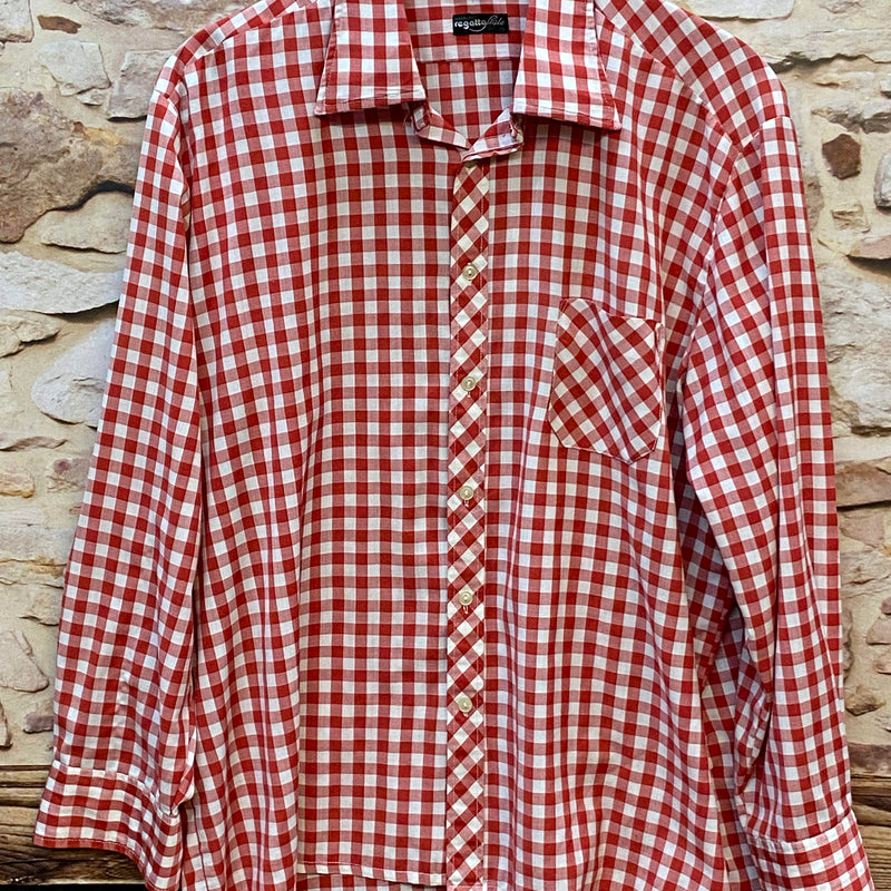 „Vintage Trachtenhemd Herren von Regatta Style in Rot-Weiß kariert, Größe 44, mit Brusttasche und langen Ärmeln“