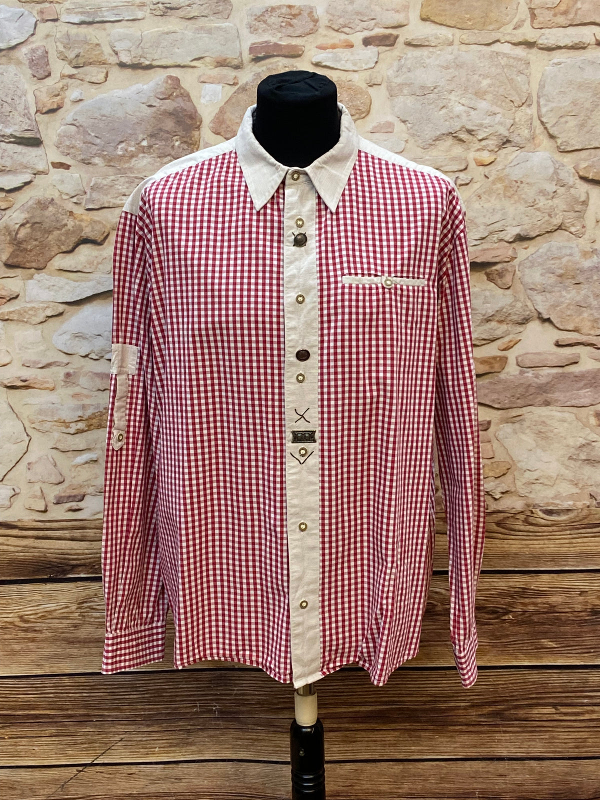 Chemise traditionnelle à carreaux motif carreaux rouges et blancs taille 45