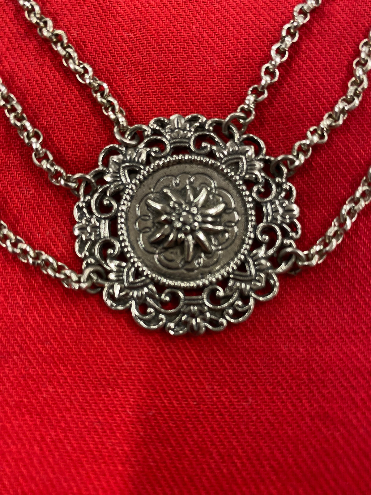 Vintage Trachtenkette Collier dreireihig, in silber mit Edelweiß-Motiv