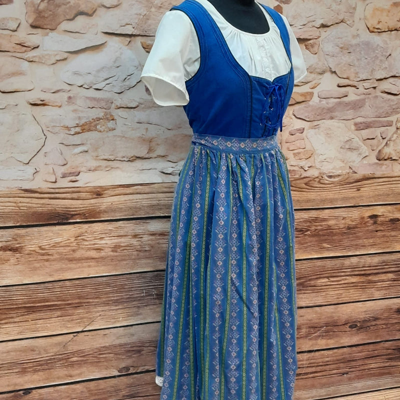 Vintage Dirndl lang blau
Blaues Trachtenkleid lang Gr.38 aus Baumwolle 