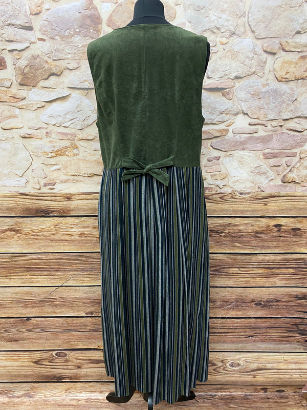 Landhaus Kleid, Trachtenkleid dunkelgün Gr.44 - Vintage