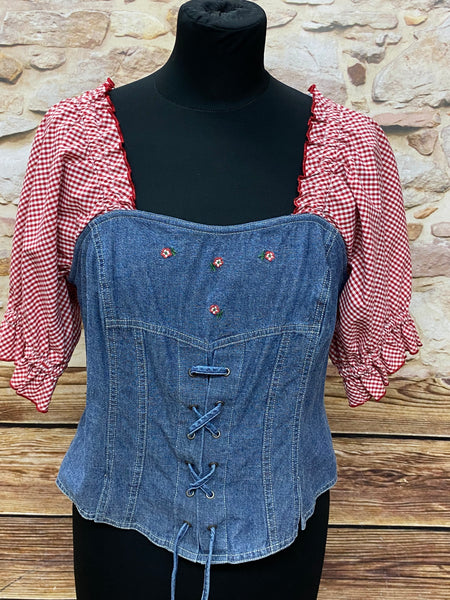 Vintage Trachtenmieder Damen Größe 42, blaues Jeansmieder mit rot-weiß karierten Puffärmeln, Schnürung vorn, Stickerei, 100 % Baumwolle, guter Zustand.