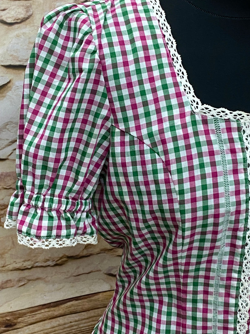 Blouse traditionnelle à carreaux taille 38