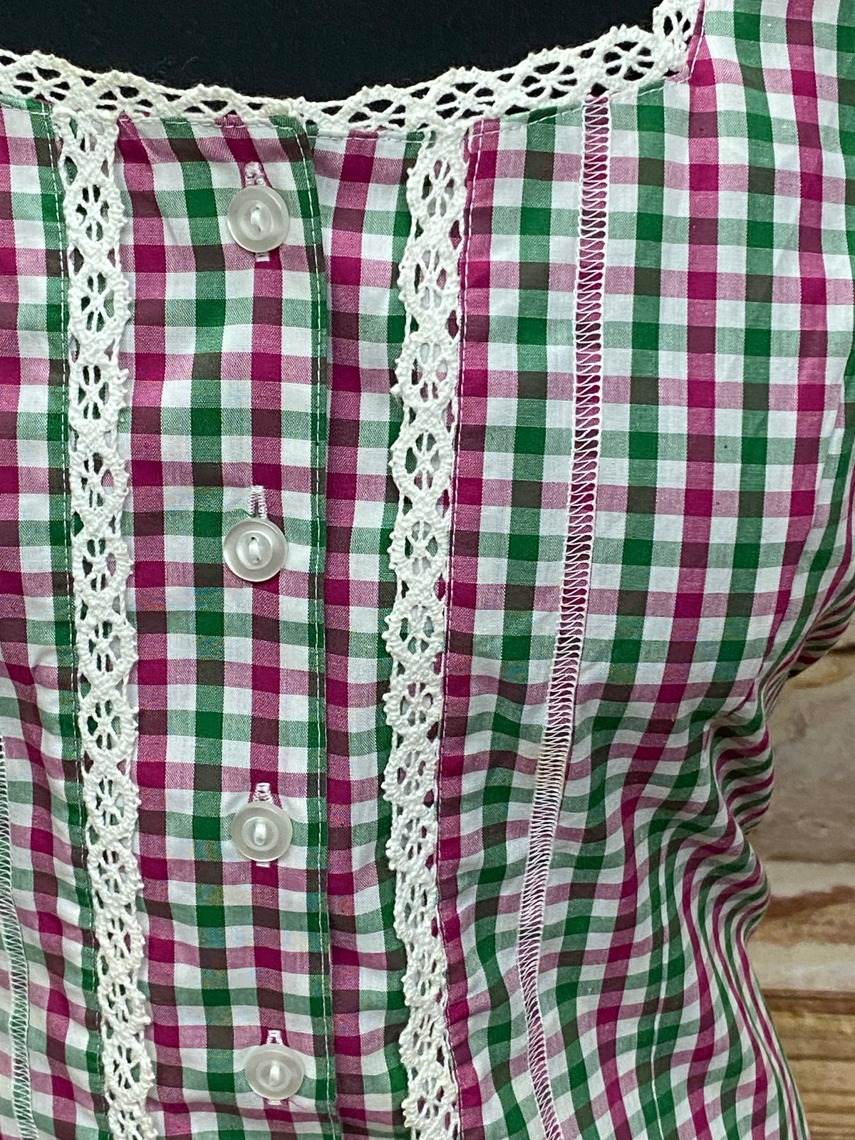 Blouse traditionnelle à carreaux taille 38