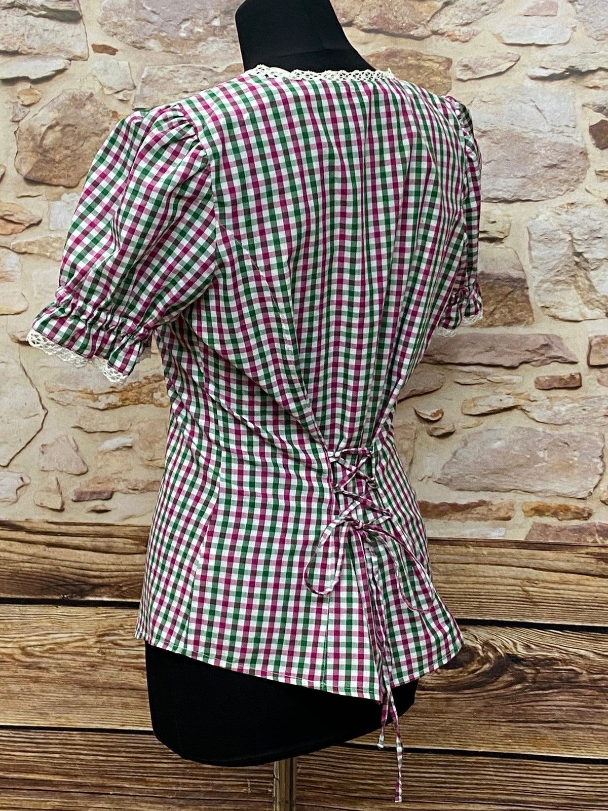 Blouse traditionnelle à carreaux taille 38