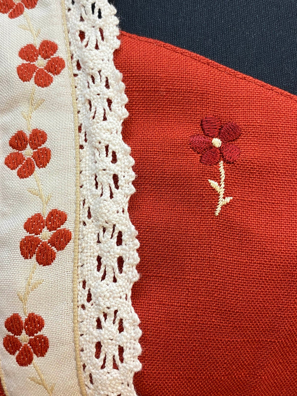 Trachtenoberteil mit Spitze und Schnürung – Größe 46/48