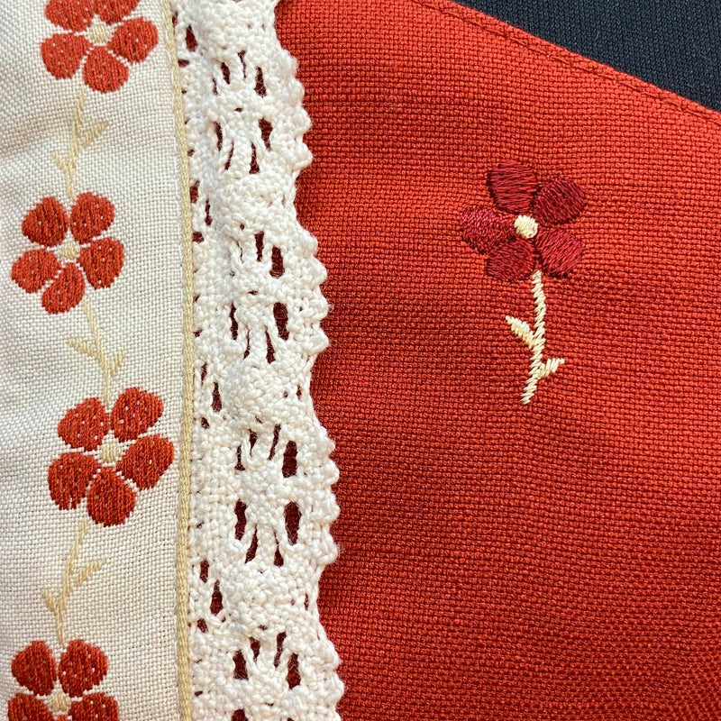 Trachtenoberteil mit Spitze und Schnürung – Größe 46/48
