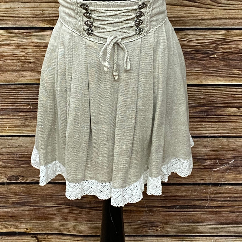 „Kurzer beiger Trachtenrock aus Leinenmix mit Kordelschnürung und Trachtenknöpfen vorn, Größe 34“