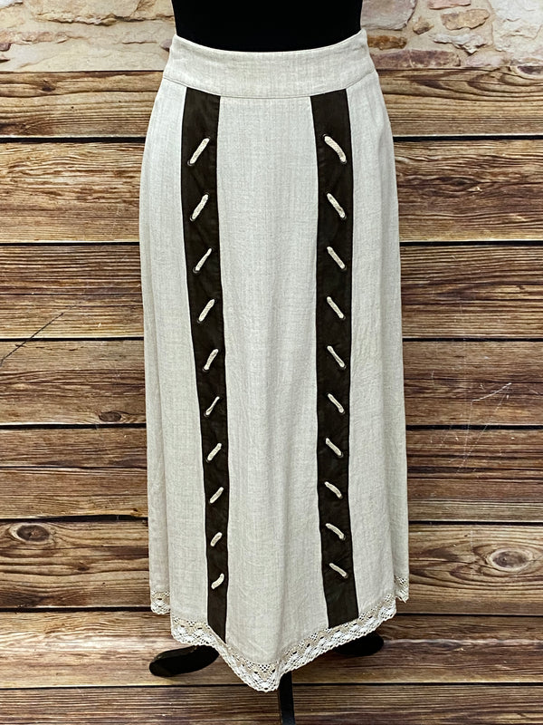 „Langer Trachtenrock in Schwarz-Natur aus Leinenmischgewebe, Größe 38, Frontansicht mit Zierleisten und Klöppelspitze“
