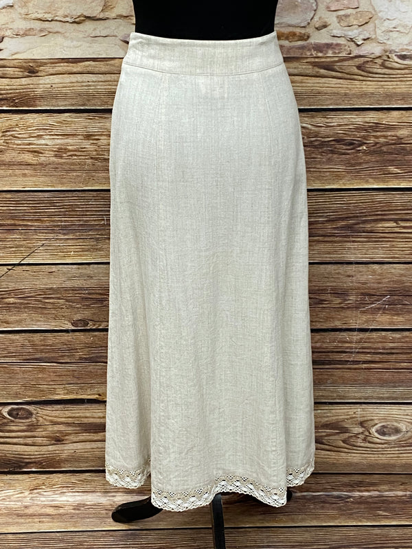 „Rückansicht des langen Trachtenrocks in Natur mit geradem Bund, Größe 38“