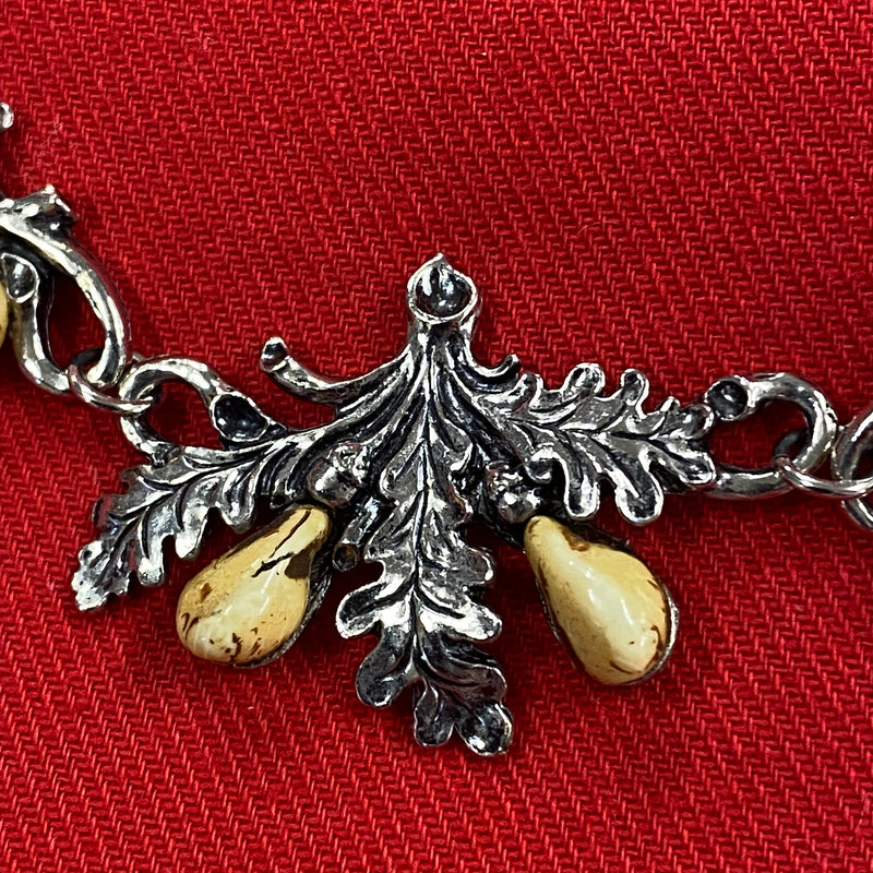 Filigrane Trachtenkette mit Eichenblatt-Motiv