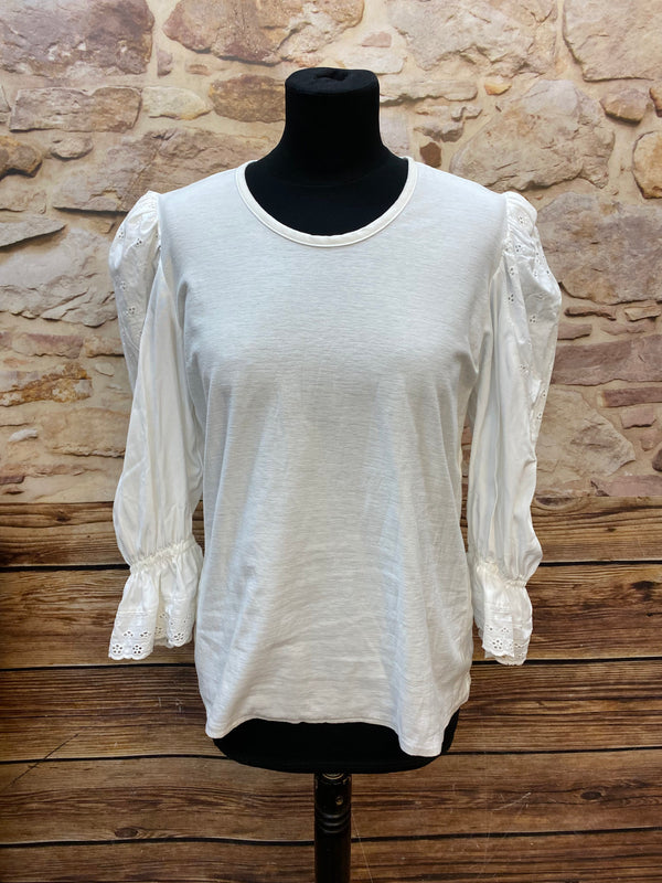„Weißes Trachtenshirt Damen mit Puffärmeln und Spitze Gr. 38“