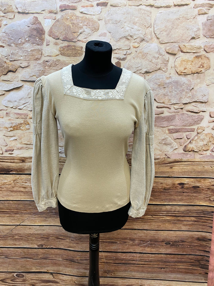 Elegantes Trachtenshirt in Cremebeige - Größe 38