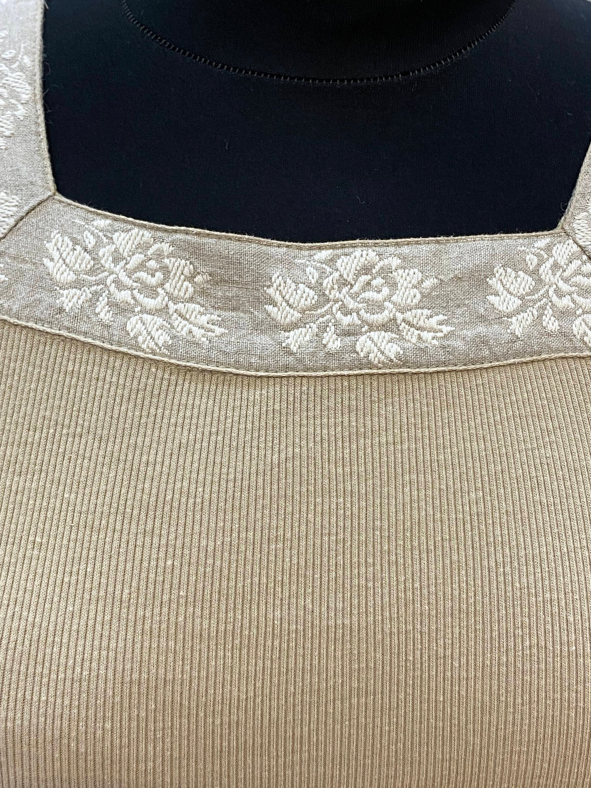 Elegantes Trachtenshirt in Cremebeige - Größe 38