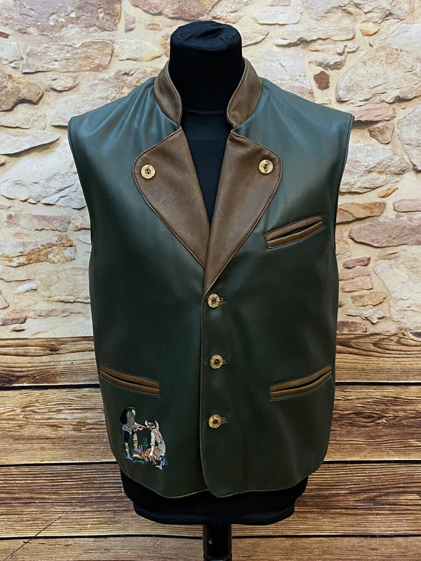 „Grüne Trachtenweste Herren Lederlook mit Stickerei vorne“