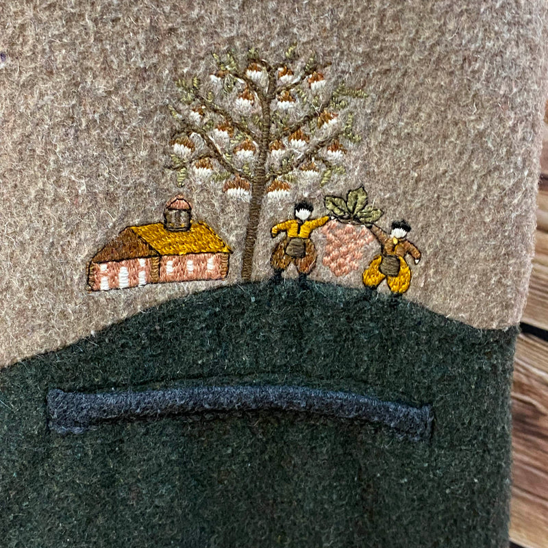 Trachtenweste Wolle beige grün Vintage mit Stickerei & Kette