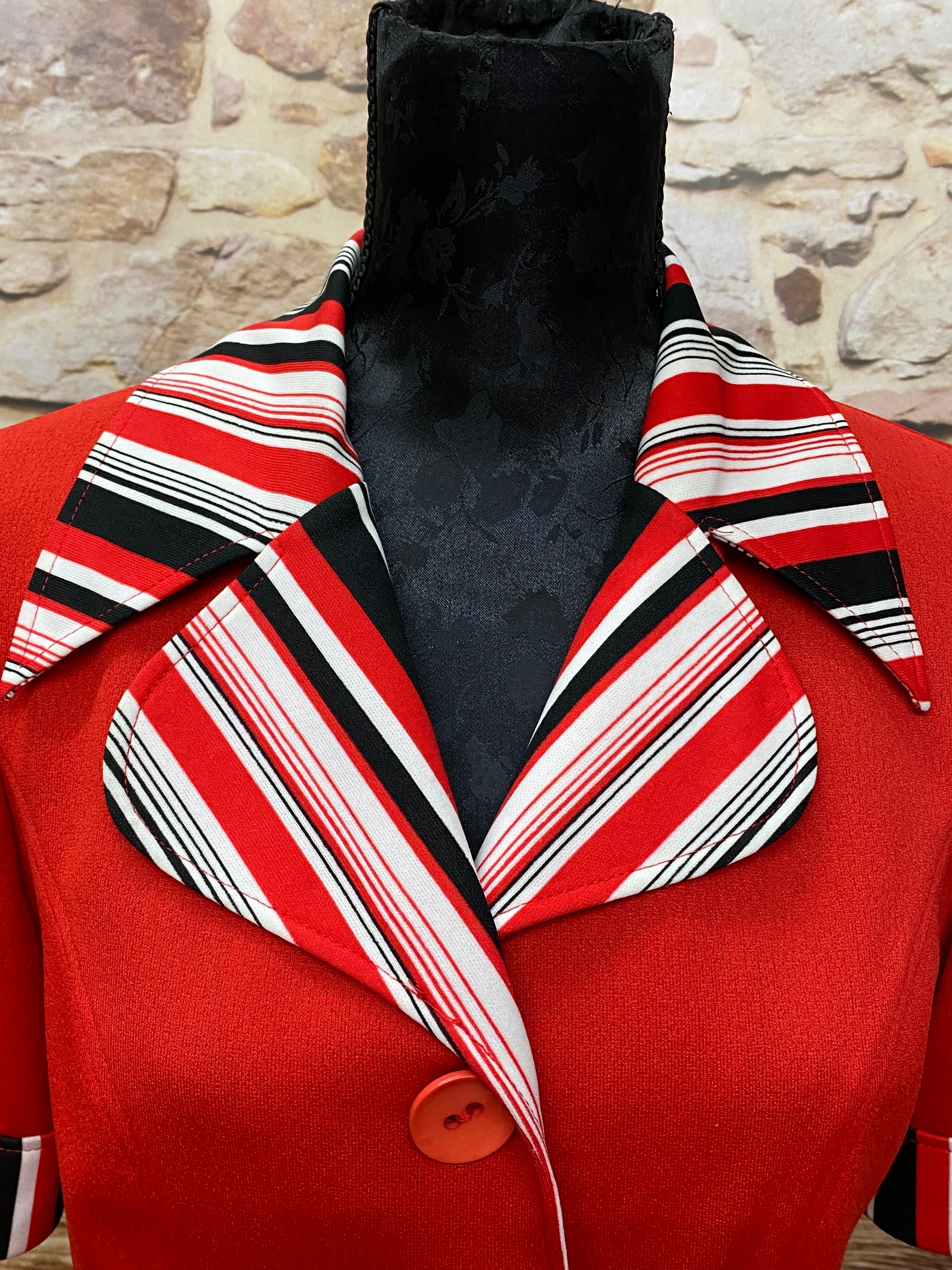 True Vintage Damen Kostüm, Rock mit Jacke, rot Gr.42