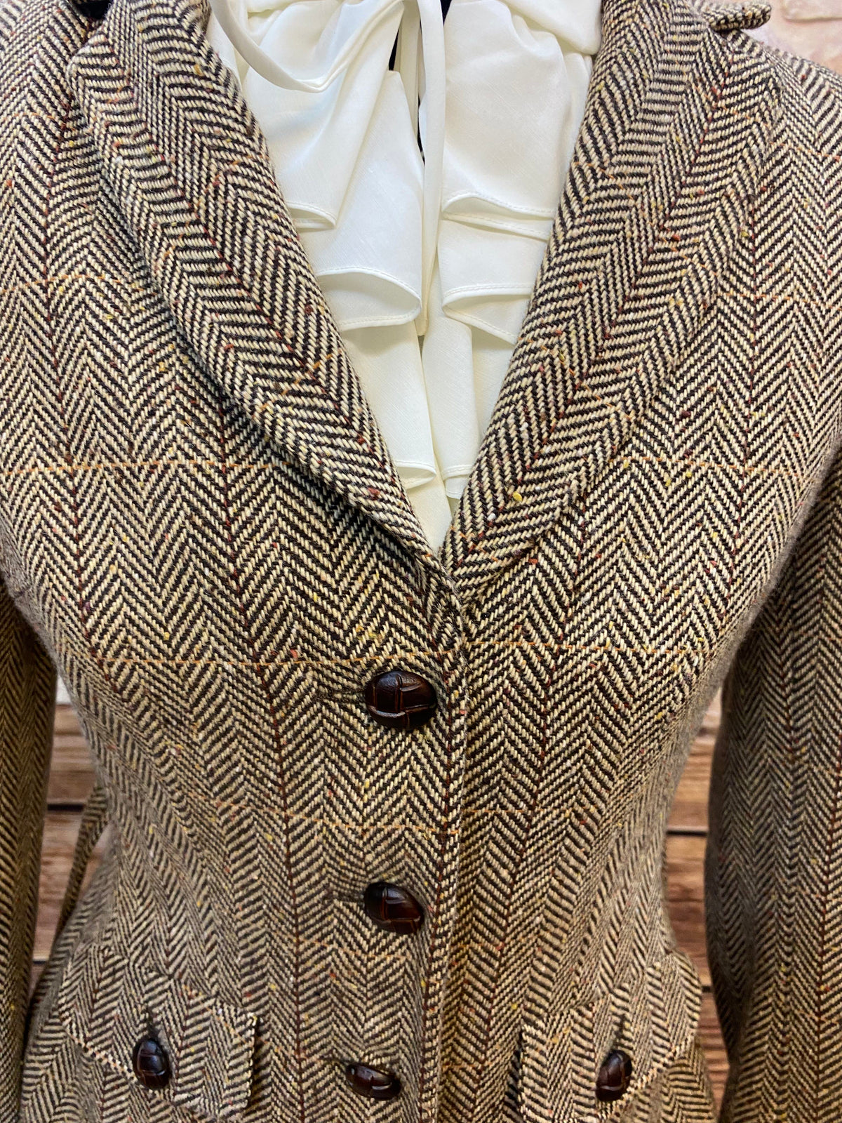 Vintage Tweed-Kostüm – Eleganz im Oldtimer-Stil Gr.38