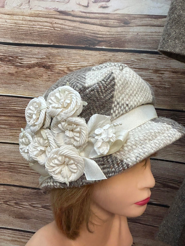 Einzigartiges Damen Tweed-Kostüm im Oldtimer Stil, Unikat