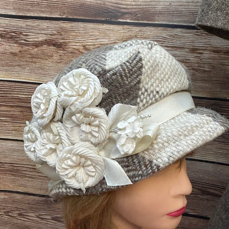 Einzigartiges Damen Tweed-Kostüm im Oldtimer Stil, Unikat